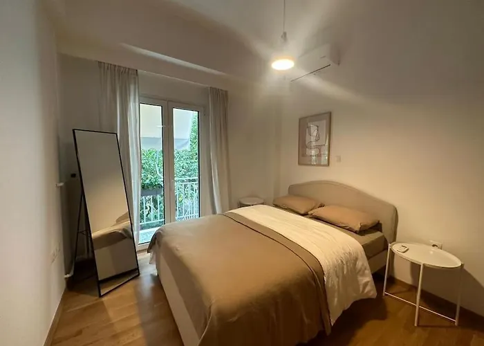 Spacious Stulish 2 Bd Flat